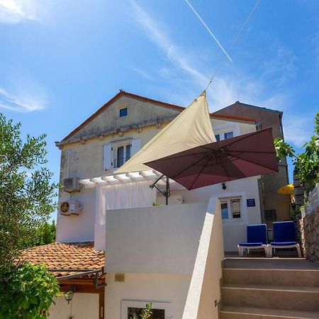 Apartments Valeria, Мали-Лошинь Экстерьер фото