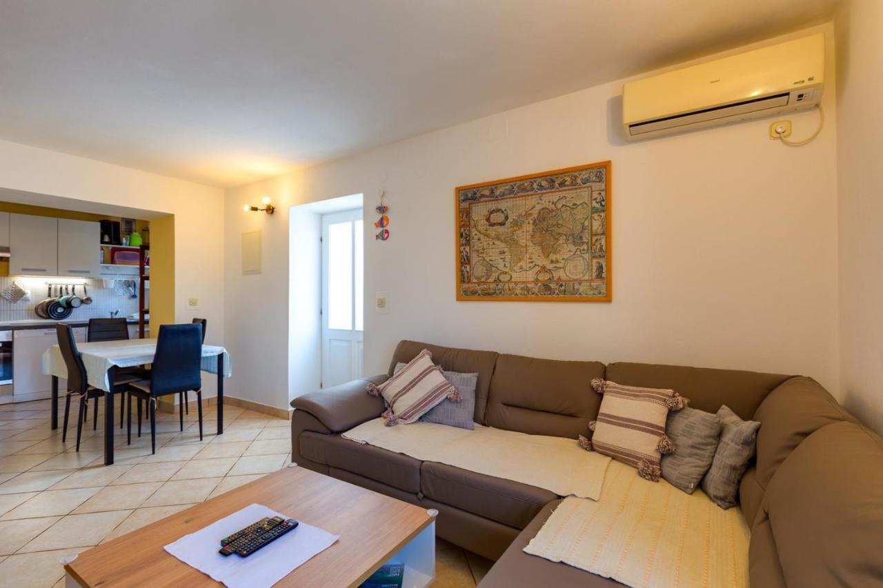 Apartments Valeria, Мали-Лошинь Экстерьер фото