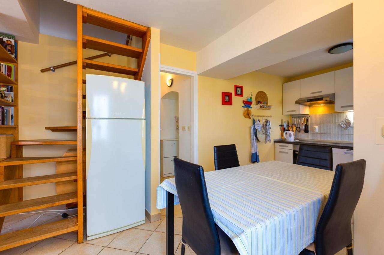 Apartments Valeria, Мали-Лошинь Экстерьер фото