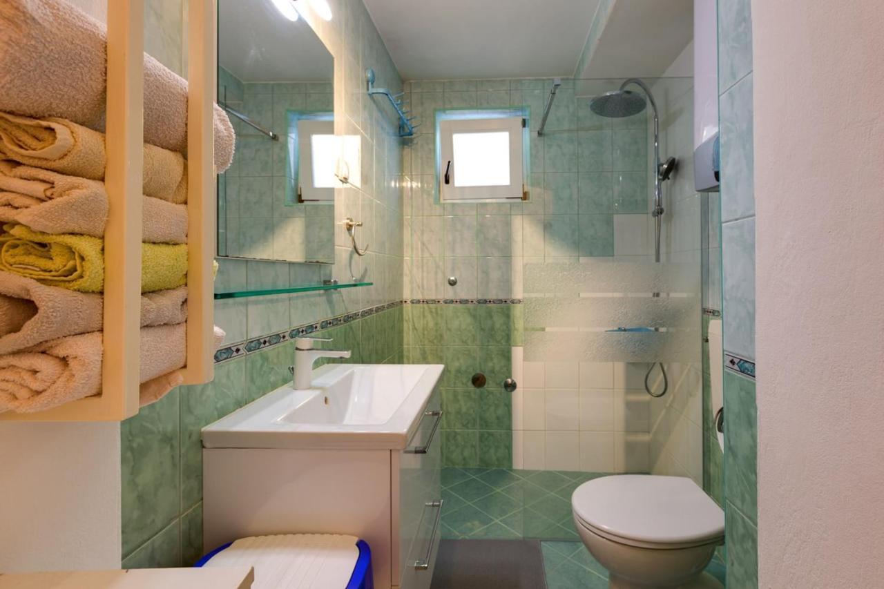 Apartments Valeria, Мали-Лошинь Экстерьер фото